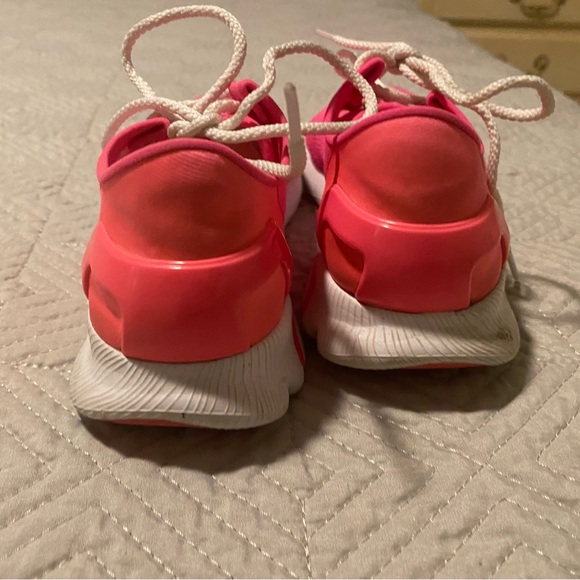 Women’s under armour speedform breast cancer running shoe size 8 bright pink - Picture 6 of 7